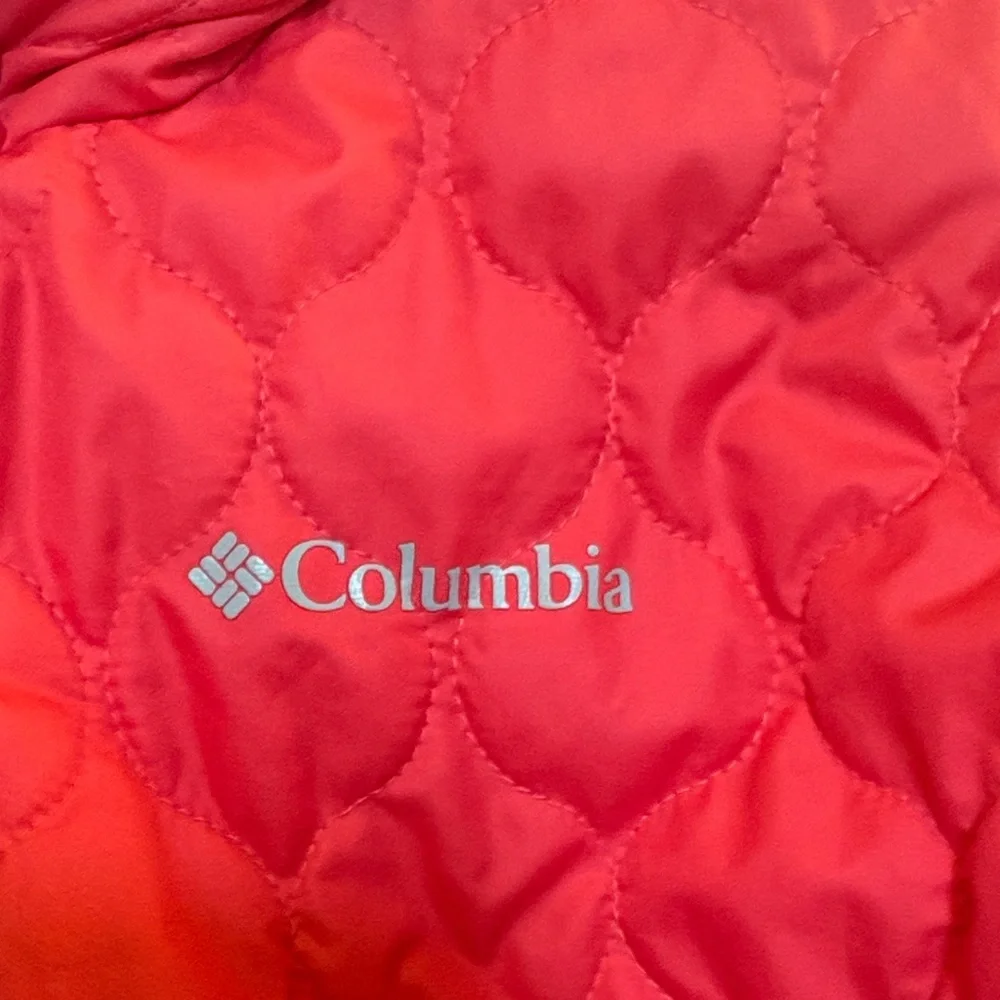 Columbia Quilted Hooded Jacket with Plush Lining Girl’s size 18/20 XL